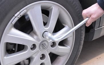 更換汽車輪胎的步驟